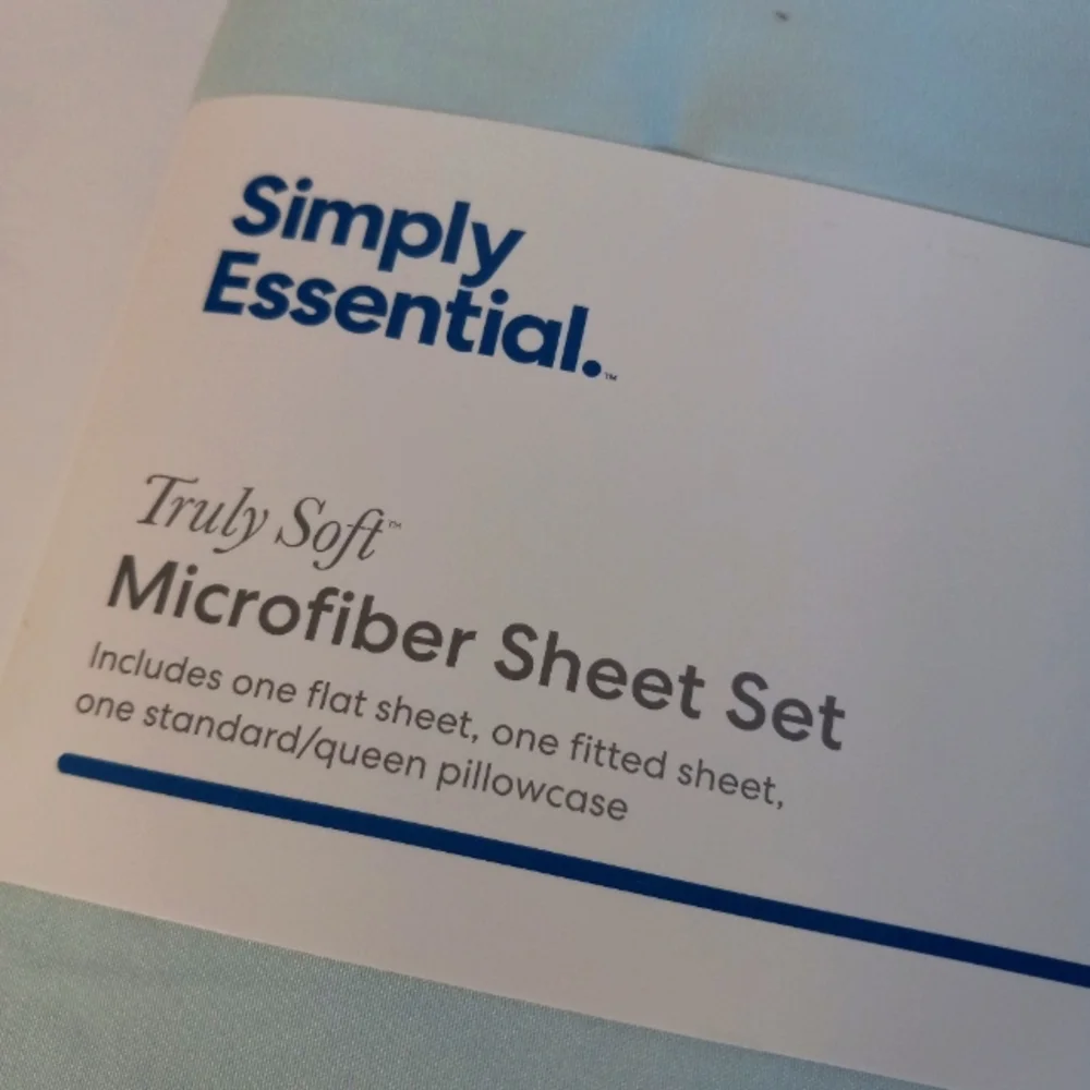 Bed Bath & Beyond Light Blue Microfiber Sheet Set.